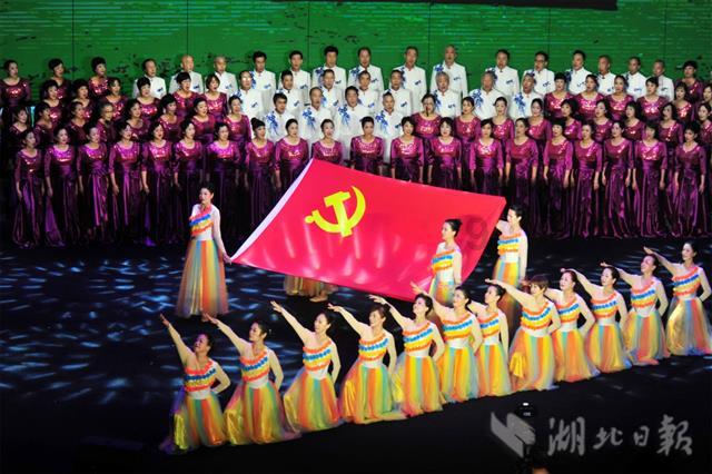 林晓霖：与林豆豆同父异母，曾与父亲断绝关系，晚年却替父亲道歉